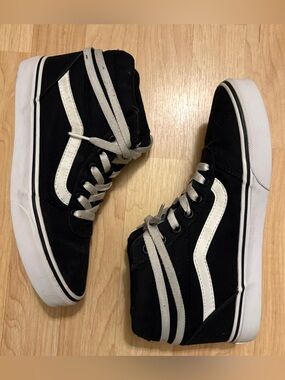 Vans Sk8-Hi Sneakers Womens 8 Black White Canvas High Top Classic